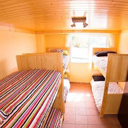 7feetsurfcamp بيت شباب كاربالو