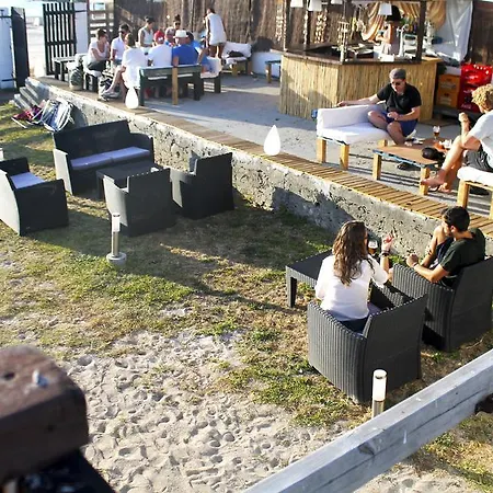 بيت شباب 7feetsurfcamp *