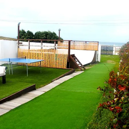 7feetsurfcamp Hostel *
